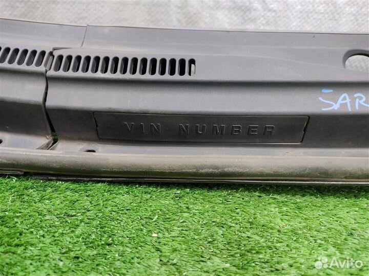 Решетка стеклоочистителей Toyota Corolla Verso R1