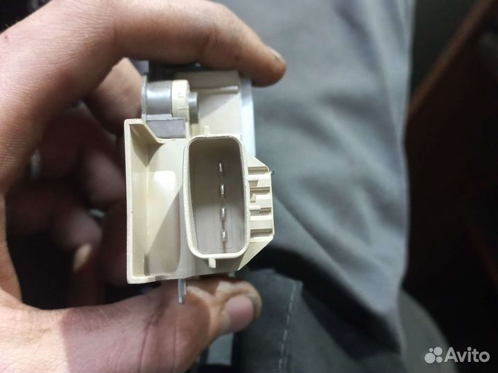 Регулятор напряжения mitsubishi RM3571A