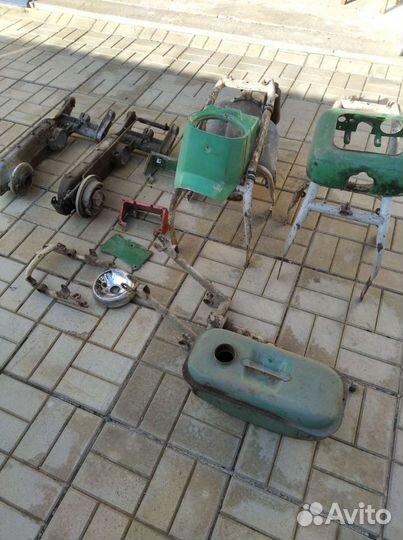 Запчасти мотороллера Вятка электрон