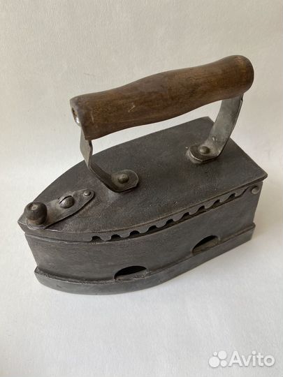 Угольный утюг СССР. С клеймом якорь. Чугунный