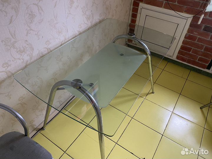 Стол обеденный стеклянный