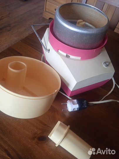 Электросоковыжималка Ручеёк из СССР