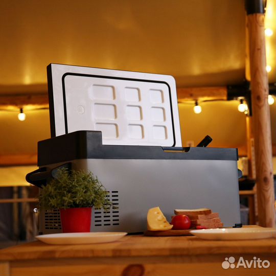 Компрессорный автохолодильник Libhof Q-22