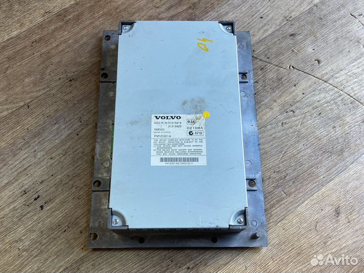 Усилитель акустический на volvo хс90 с30 31215619