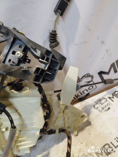 Замок двери задний правый Mercedes S-Class W221