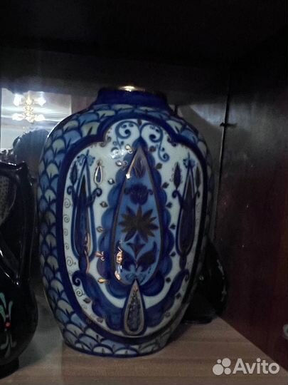 Антикварная ваза