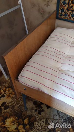 Кровать