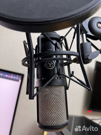 Микрофон akg p220