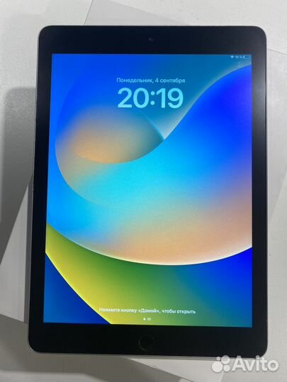 iPad 2018 (6 поколение) 32GB WiFi черный