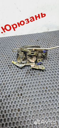 Замок передней левой двери Toyota tercel