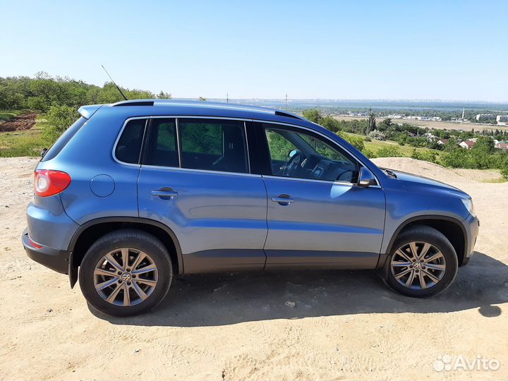 Volkswagen Tiguan 2.0 AT, 2011, 215 000 км