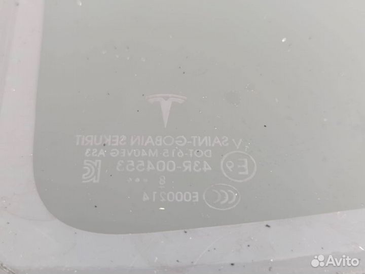 Стекло кузовное заднее правое Tesla Model X 2018