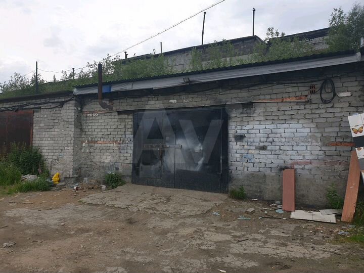 Гараж, > 30 м²