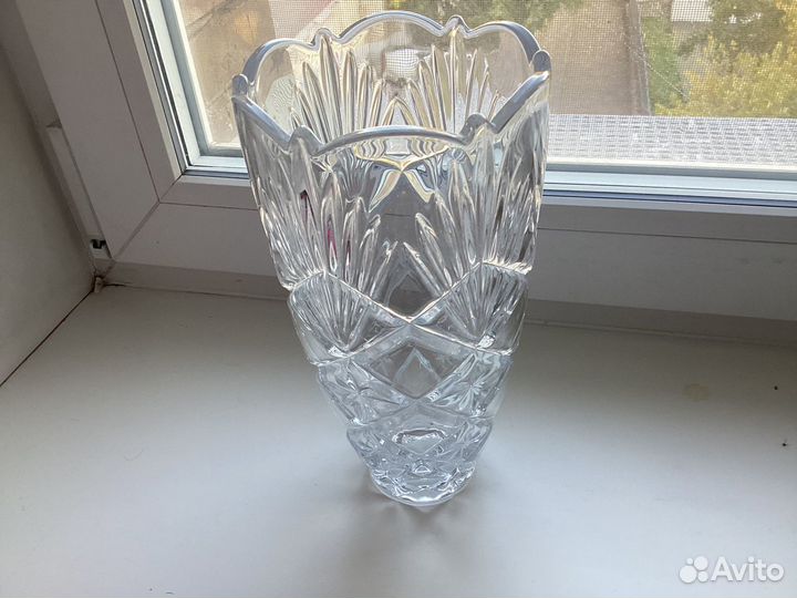 Хрустальная ваза