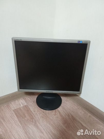 Монитор Samsung
