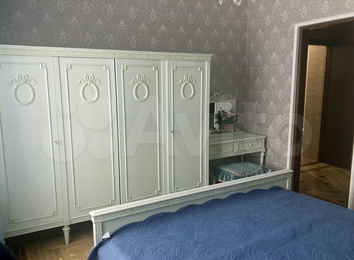 2-к. квартира, 56 м², 1/5 эт.