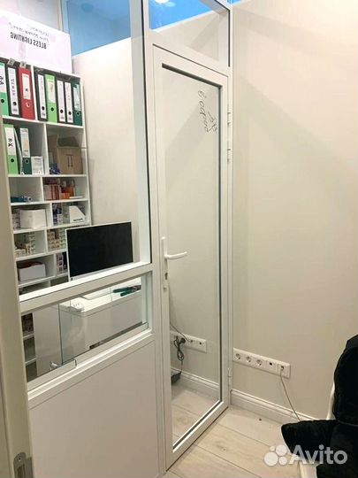 Офисные стеклянные перегородки с уникальным дизайн