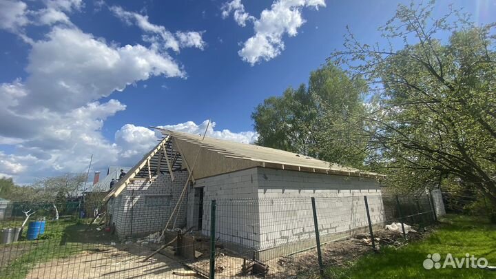 Бригада строителей