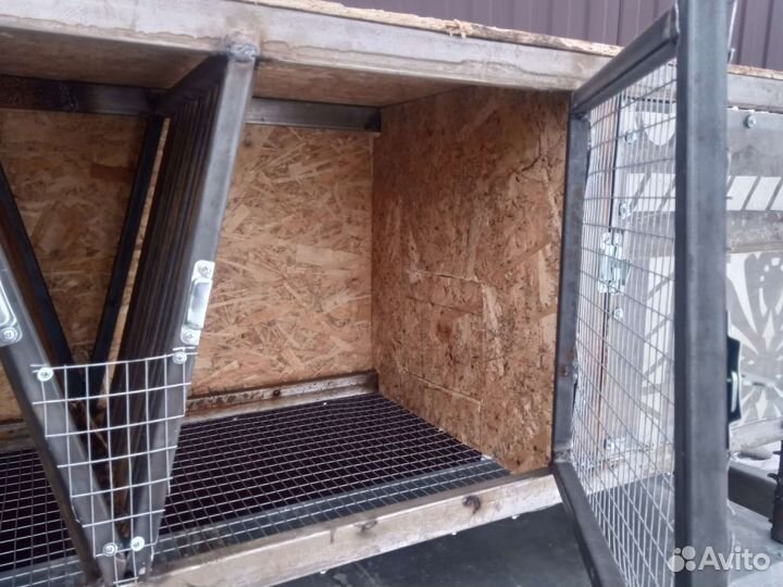 Клетка для кроликов, бункерные кормушки