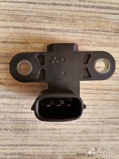 Датчик положения коленвала Галант 9 2.4