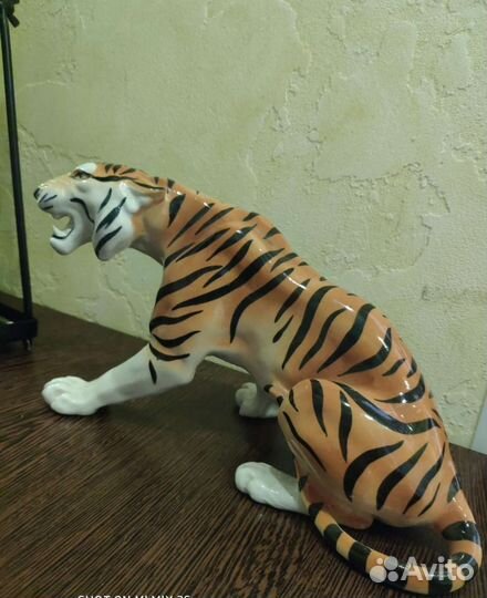 Фарфоровые статуэтки СССР лфз Большой тигр