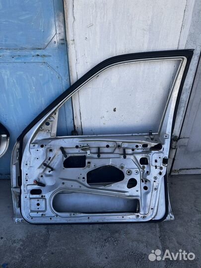Дверь передняя правая разбор Mercedes-Benz W140