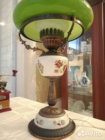 Лампа настольная