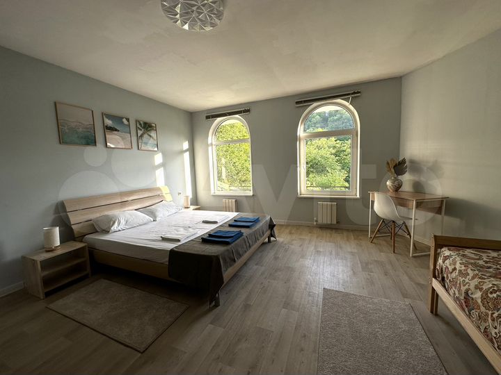 Дом 300 м² на участке 7,5 сот.