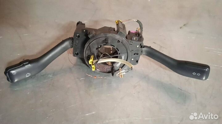 Переключатель подрулевой (стрекоза) Skoda Fabia