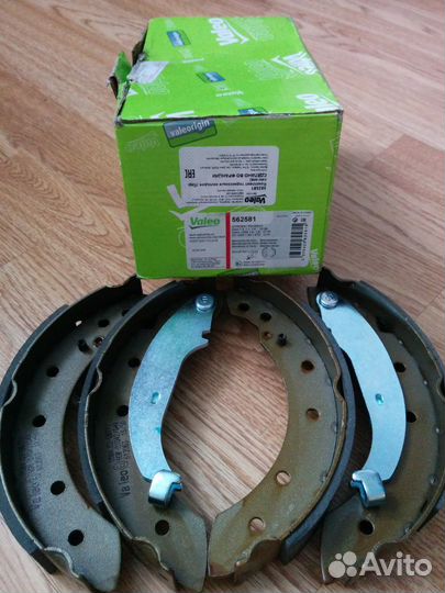 Задние тормозные колодки valeo на Renault Logan