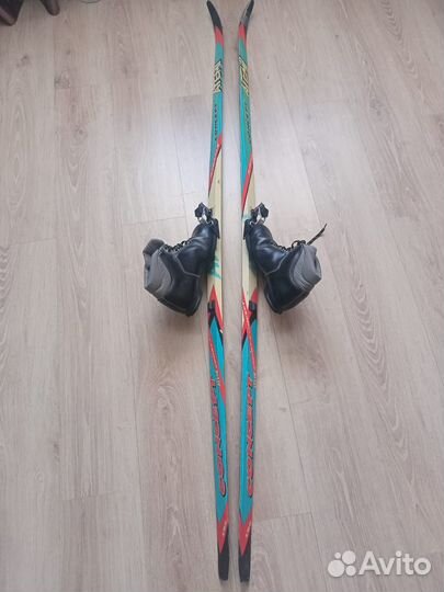 Лыжи беговые пластиковые