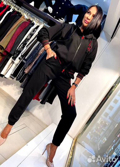 Спортивный костюм новый люксовый