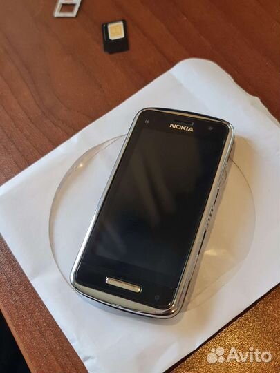 Телефон Nokia C6-01
