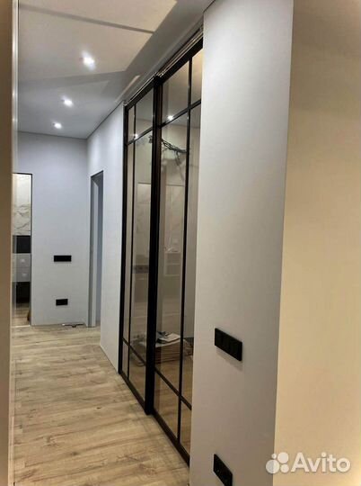 Раздвижная перегородка с матовым стеклом