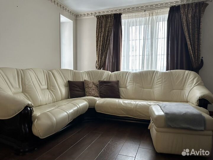 Диван из натуральной кожи с пуфиком