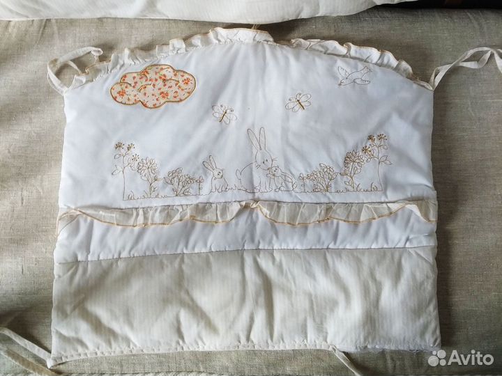 Детская кроватка с маятником и много вещей