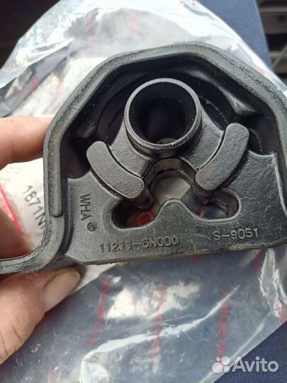 Подушка двигателя Ниссан