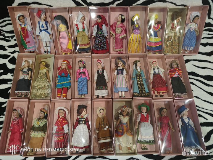 Коллекция фарфоровых кукол 