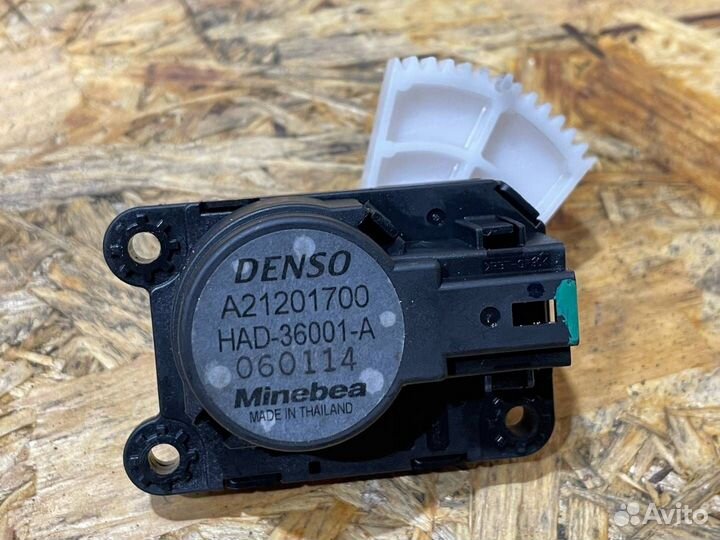 Моторчик заслонки печки Renault Captur 2014