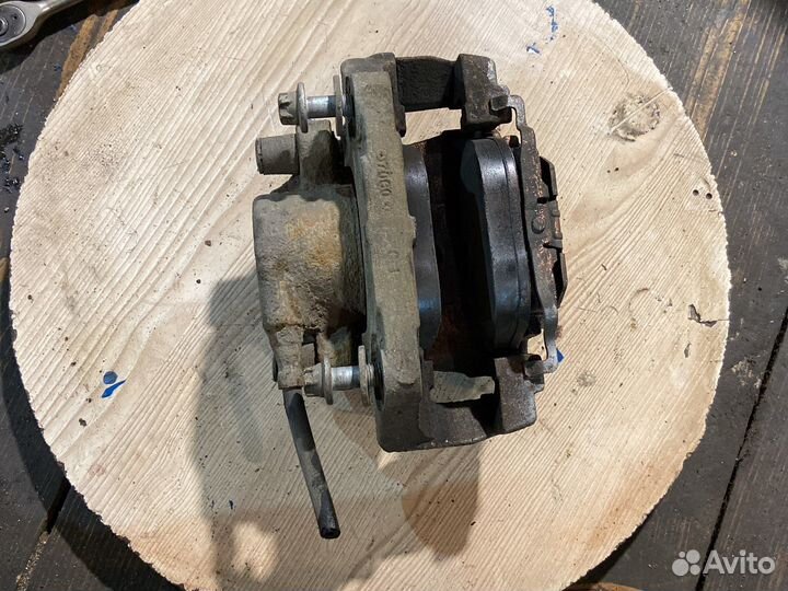 Суппорт передний правый bmw х5 е70 х6 м57