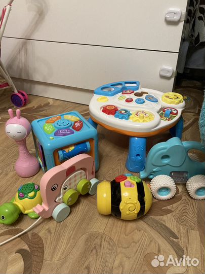 Развивающие игрушки для малышей пакетом