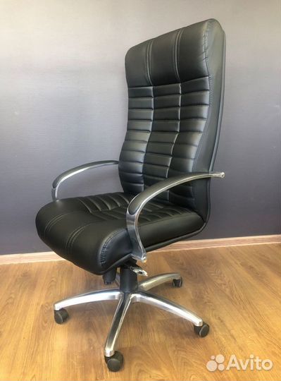 Офисное кресло. Гарантия 1 год