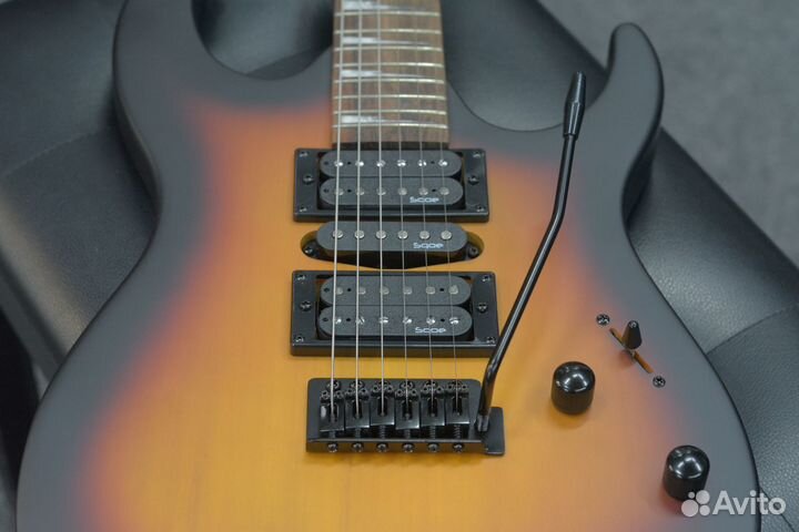 Электрогитара суперстрат