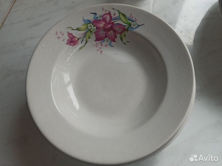 Набор столовых тарелок