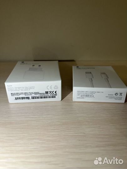 Оригинальная зарядка на iPhone адаптер+кабель