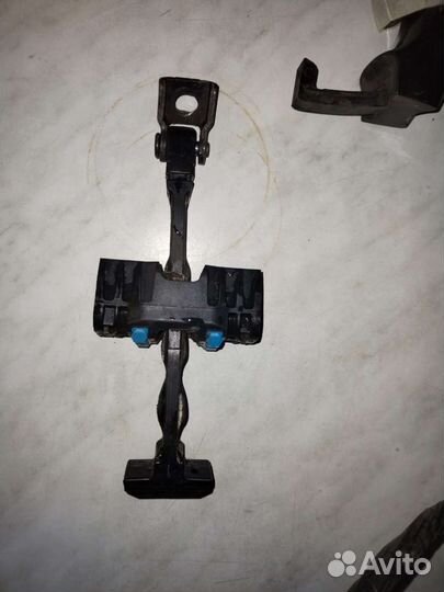 Запчасти на volkswagen amarok