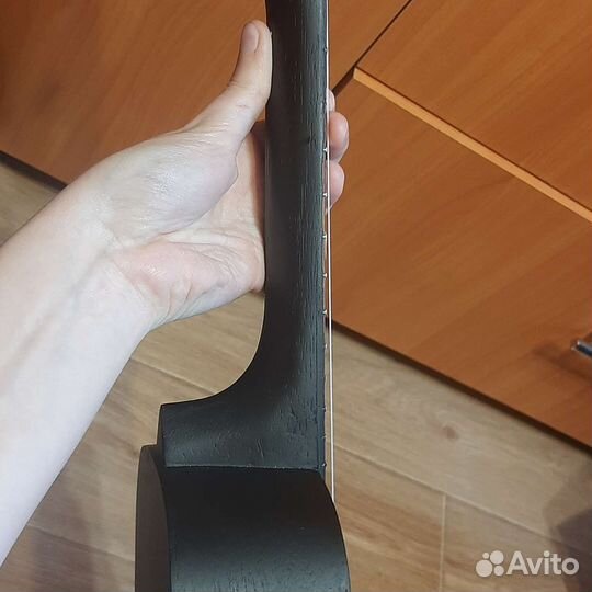 Черная укулеле сопрано с чехлом