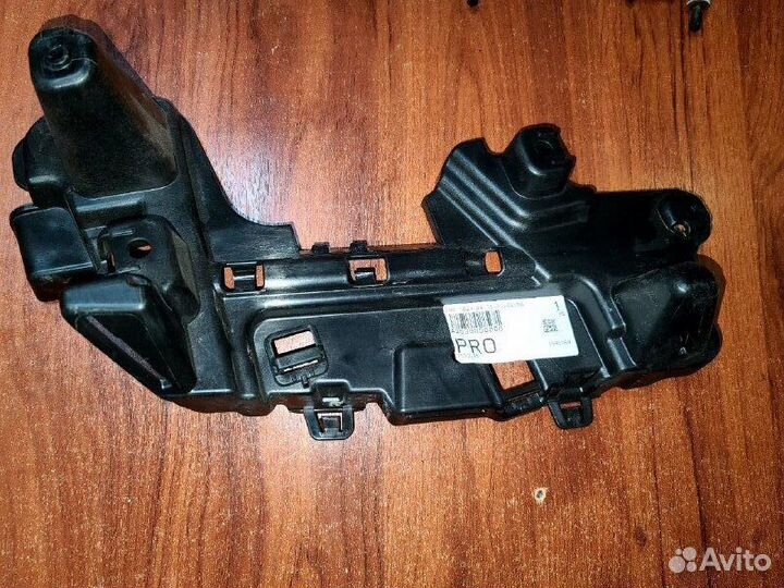 Кронштейн бампера заднего правого Mercedes GLC