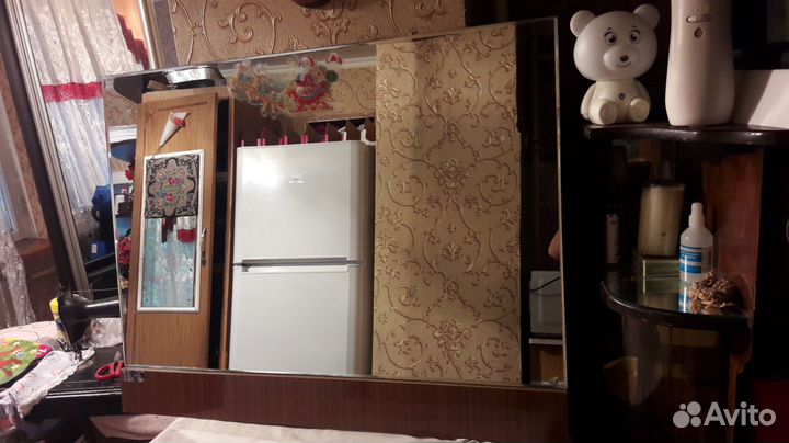 Зеркало на подставке