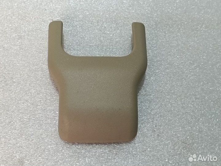 Заглушка полозьев сиденья передняя Toyota Vista